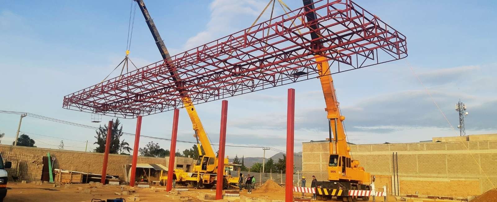 flota-gruas-industriales-disponibles